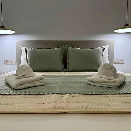 Theofanis Hotell