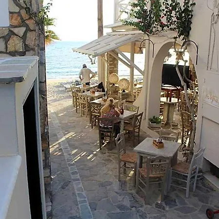Theofanis Hotell